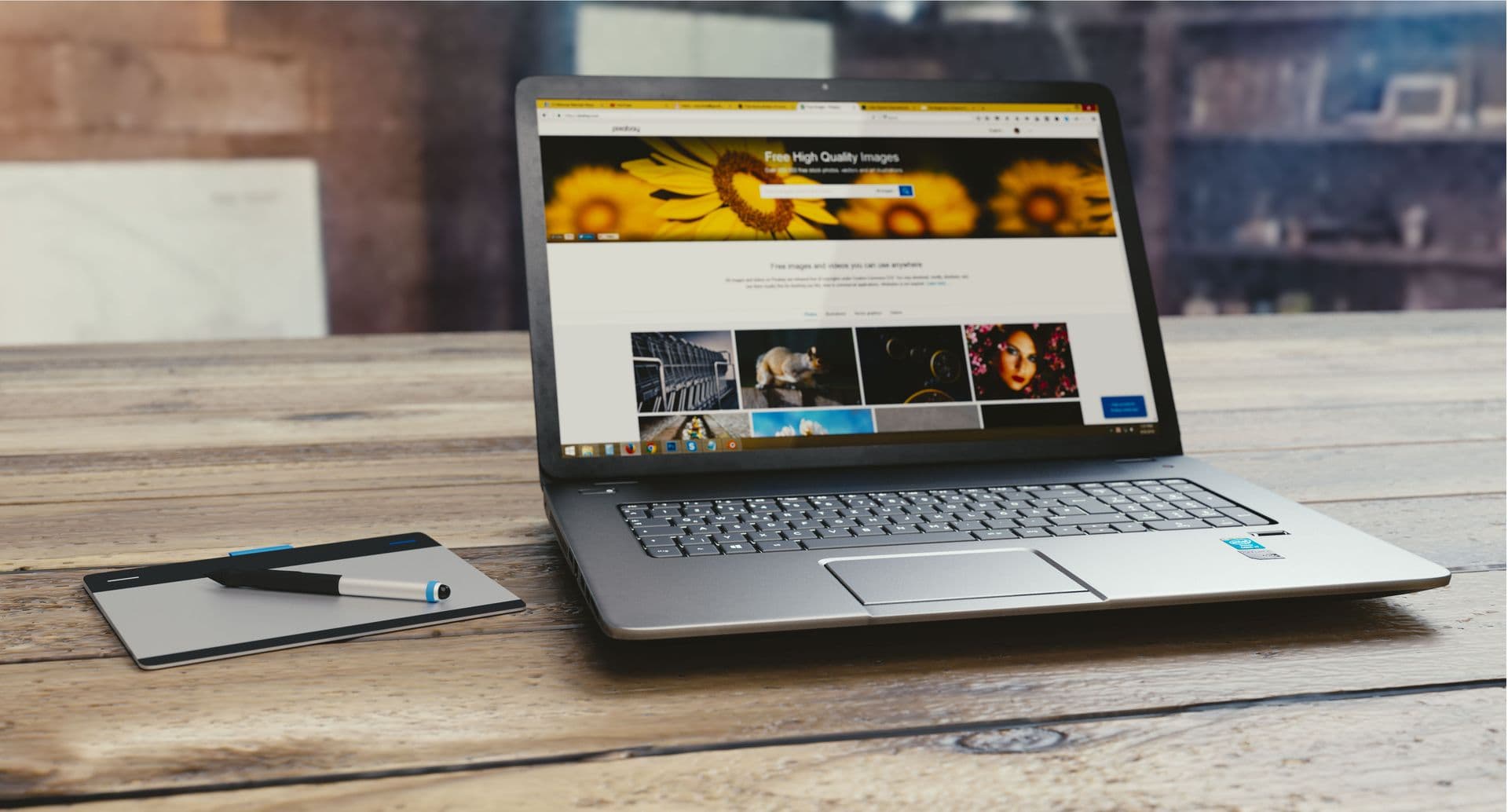 Minimalistisches Layout einer Landing Page mit mehreren Abschnitten